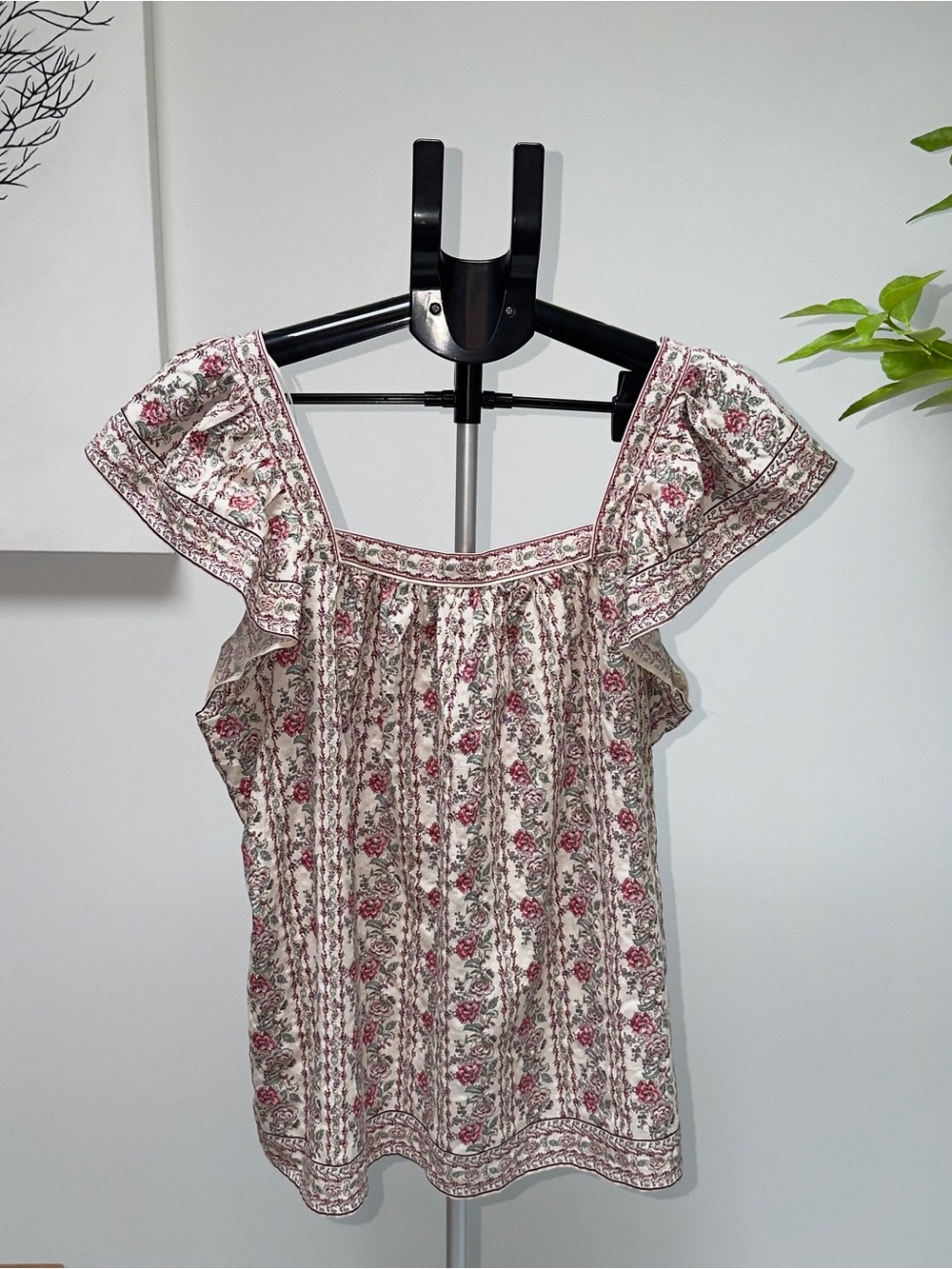 Max Studio White Square-Neck Flutter Sleeve Floral Top